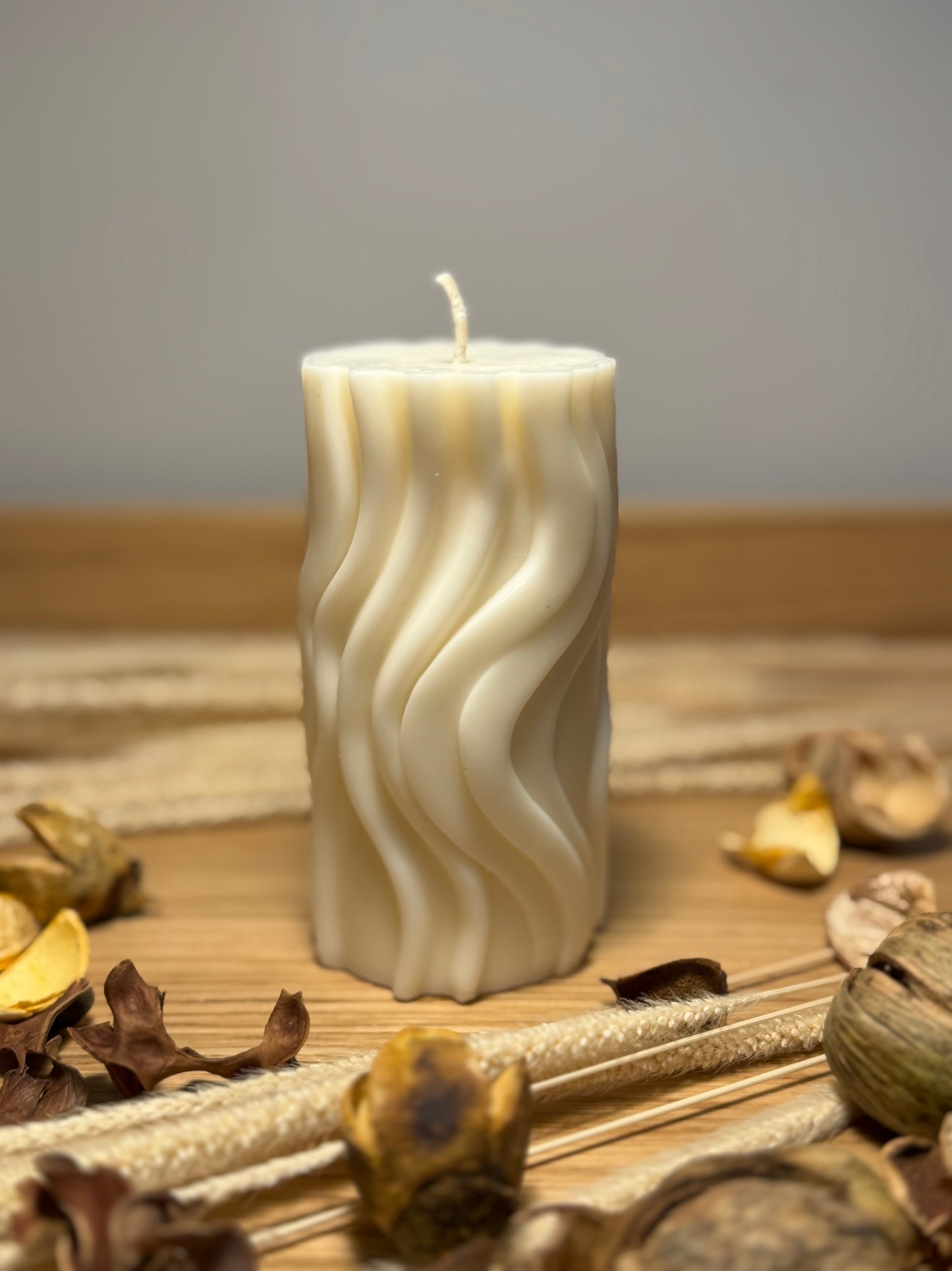 Wave pillar candle