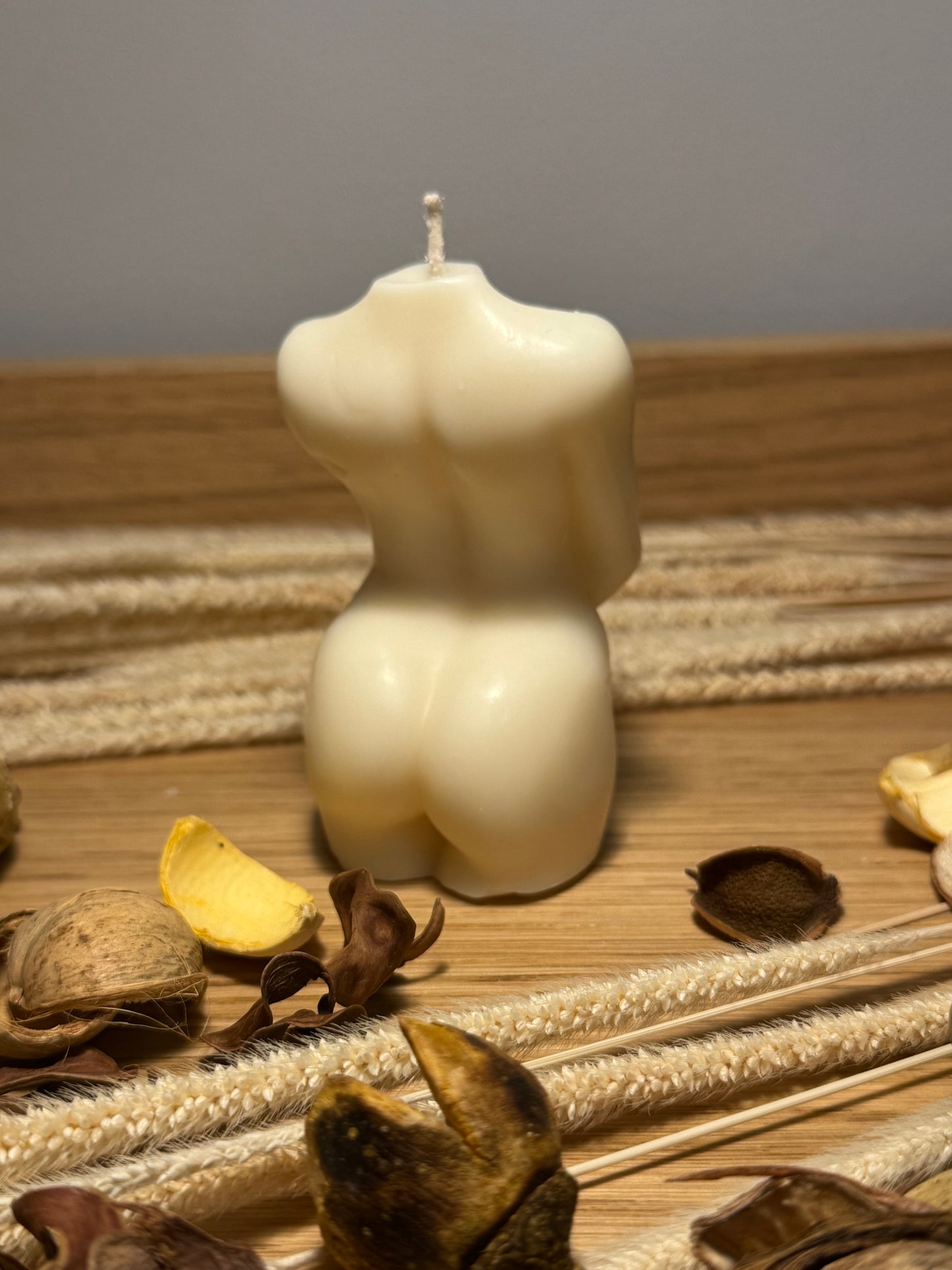 Her & Him v2 candle