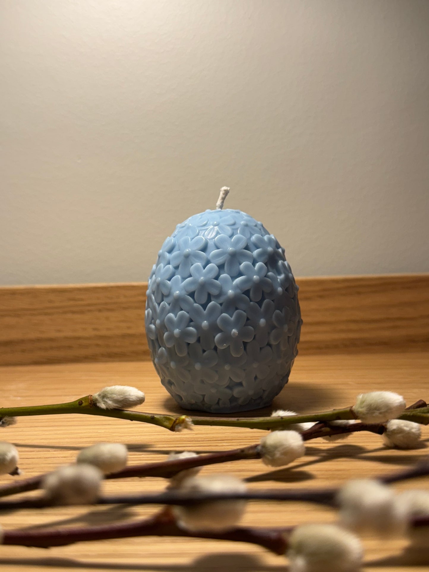 Floral easter egg candle - blue