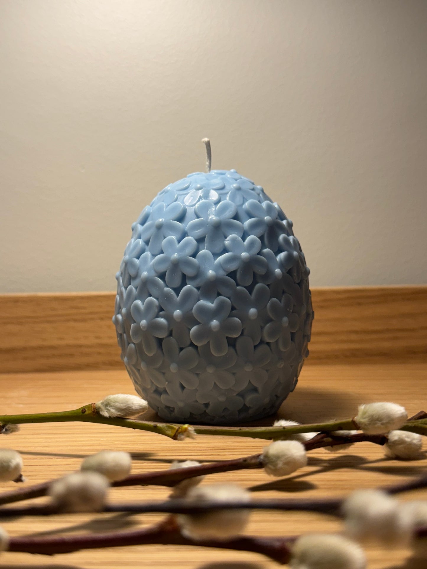 Floral easter egg candle - blue