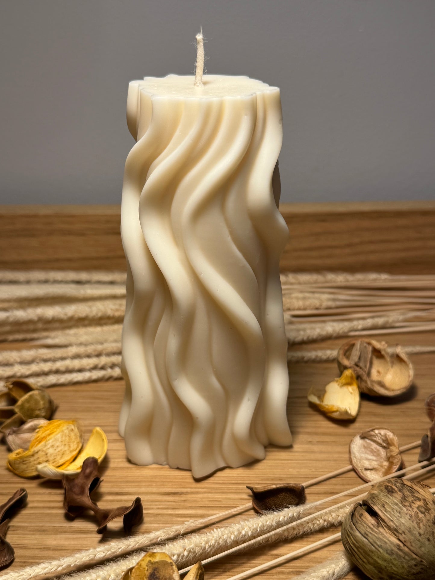 Wave pillar candle